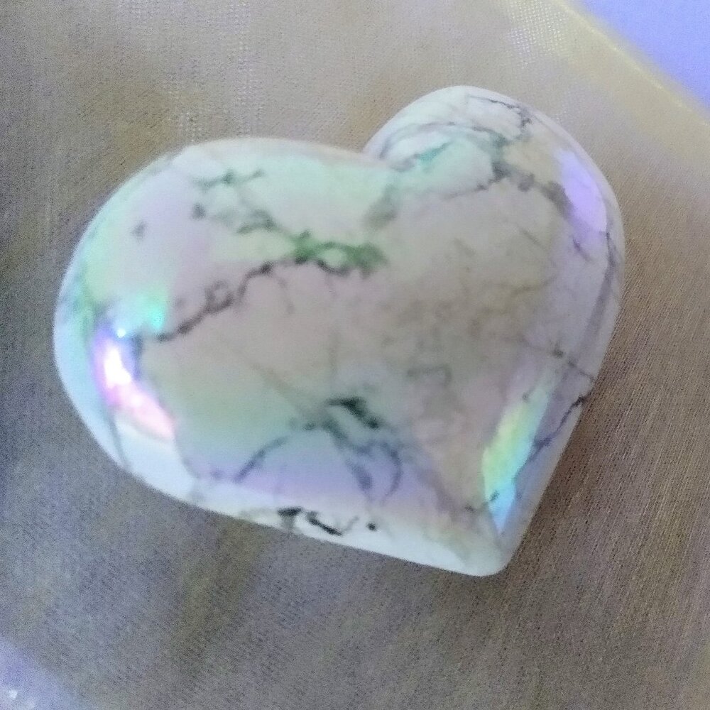 Aura Howlite Heart✨ - Picture 3 of 3